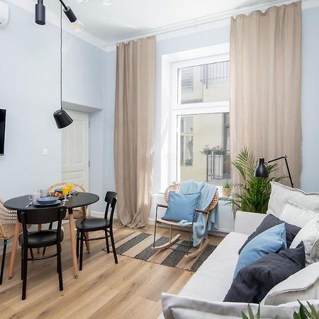 Barbacan Suites - Old Town Apartments - By Upstairs Cracovie Extérieur photo