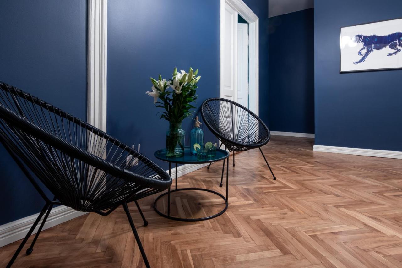 Barbacan Suites - Old Town Apartments - By Upstairs Cracovie Extérieur photo