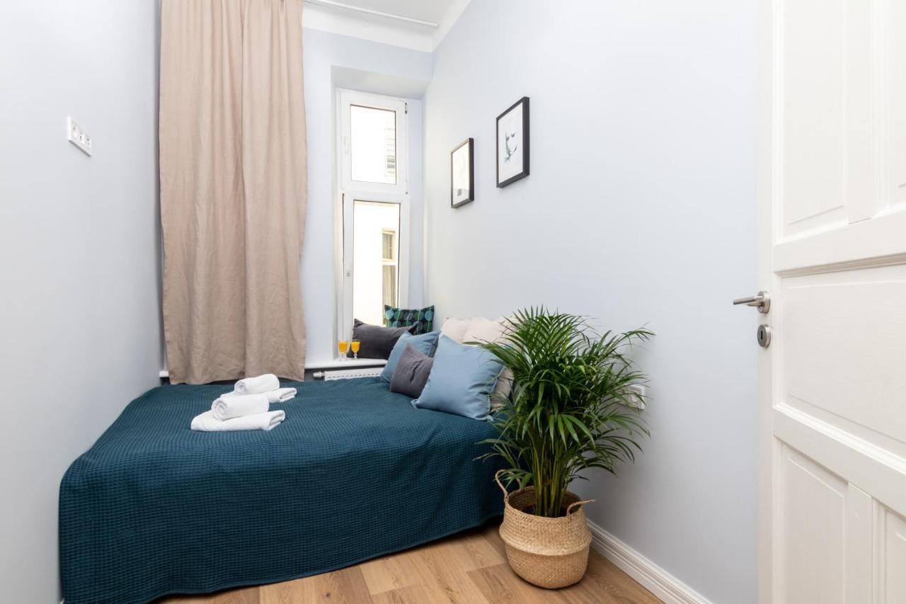 Barbacan Suites - Old Town Apartments - By Upstairs Cracovie Extérieur photo