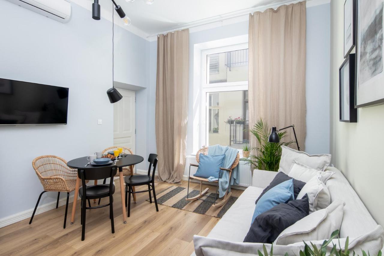 Barbacan Suites - Old Town Apartments - By Upstairs Cracovie Extérieur photo