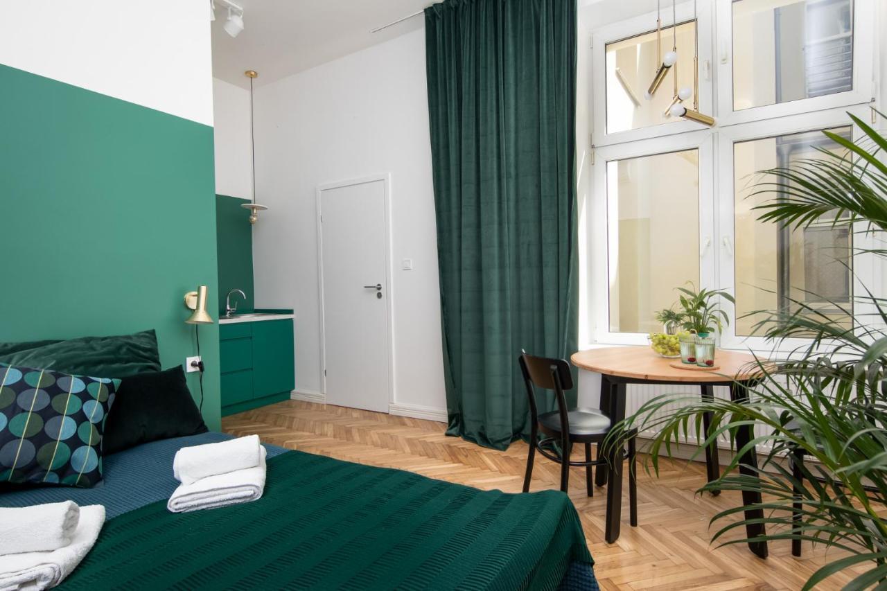 Barbacan Suites - Old Town Apartments - By Upstairs Cracovie Extérieur photo