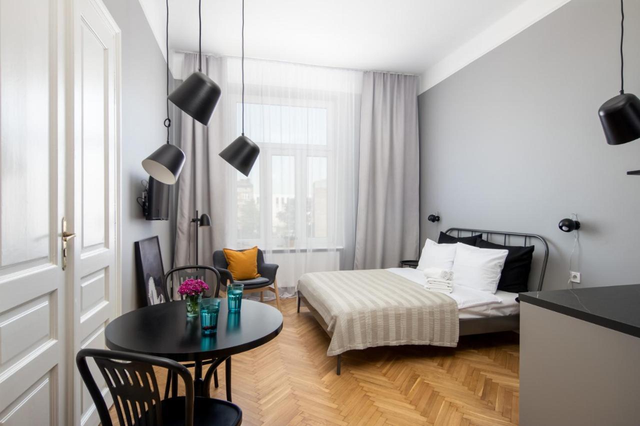 Barbacan Suites - Old Town Apartments - By Upstairs Cracovie Extérieur photo